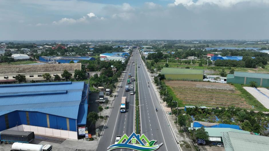 Nhìn từ trên cao 3 đường liên kết nhau được nâng cấp lên 6 làn xe ở Bình Dương Nhìn từ trên cao 3 đường liên kết nhau được nâng cấp lên 6 làn xe ở Bình Dương