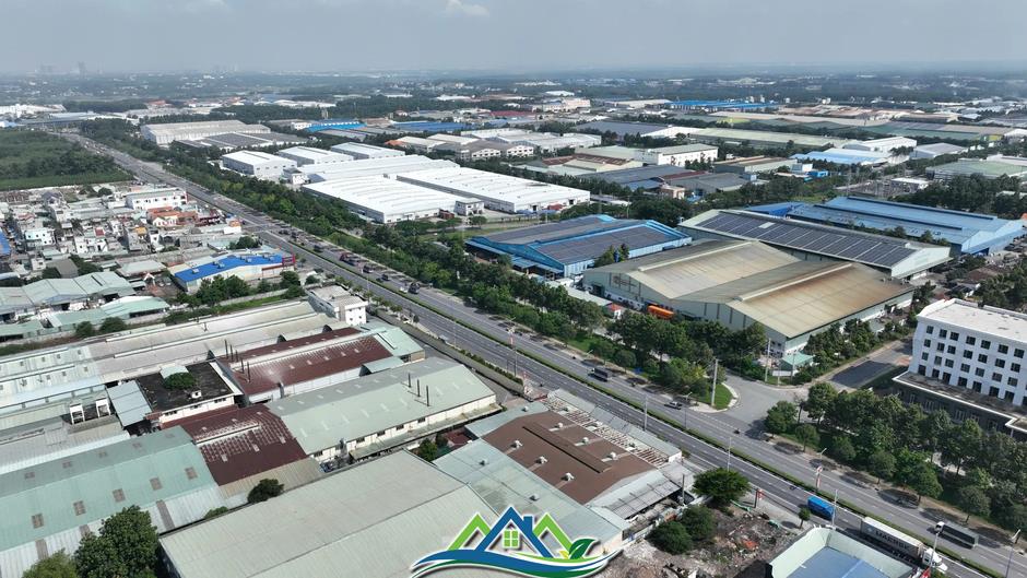 Nhìn từ trên cao 3 đường liên kết nhau được nâng cấp lên 6 làn xe ở Bình Dương Nhìn từ trên cao 3 đường liên kết nhau được nâng cấp lên 6 làn xe ở Bình Dương