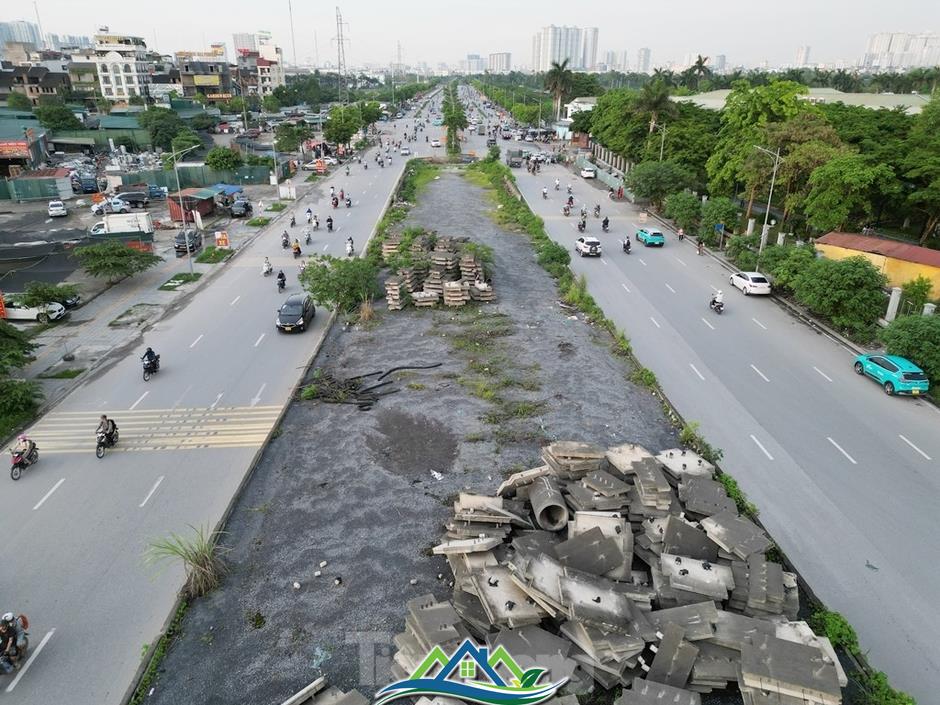 Nút giao 'dị dạng' vì mặt bằng chưa giải phóng xong Nút giao 'dị dạng' vì mặt bằng chưa giải phóng xong