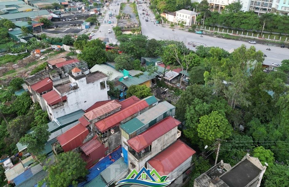 Nút giao 'dị dạng' vì mặt bằng chưa giải phóng xong Nút giao 'dị dạng' vì mặt bằng chưa giải phóng xong