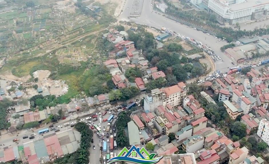 Nút giao 'dị dạng' vì mặt bằng chưa giải phóng xong Nút giao 'dị dạng' vì mặt bằng chưa giải phóng xong