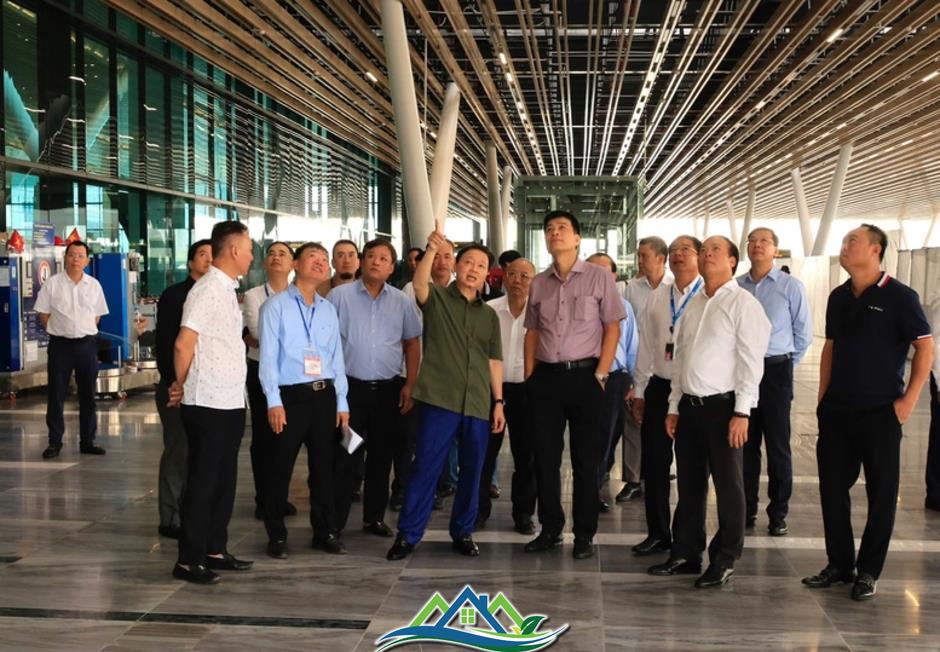 Phó Thủ tướng Trần Hồng Hà thị sát hoạt động của nhà ga T3 - sân bay Tân Sơn Nhất Phó Thủ tướng Trần Hồng Hà thị sát hoạt động của nhà ga T3 - sân bay Tân Sơn Nhất