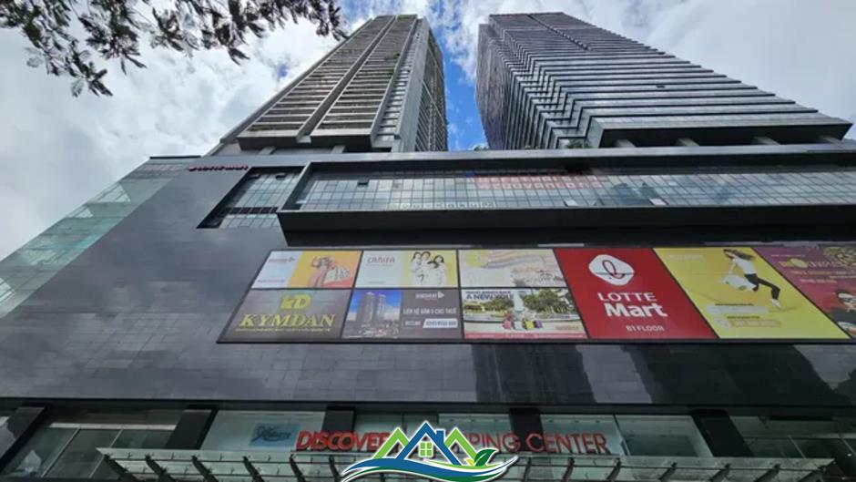 Phớt lờ 'lệnh' đình chỉ, loạt cửa hàng vẫn hoạt động tại chung cư Discovery Complex Phớt lờ 'lệnh' đình chỉ, loạt cửa hàng vẫn hoạt động tại chung cư Discovery Complex