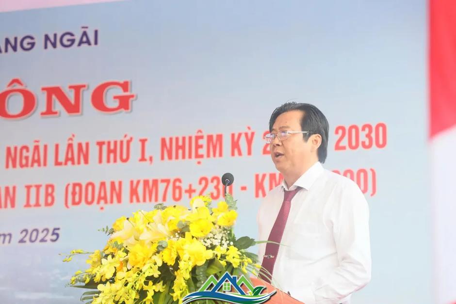 Quảng Ngãi: Khởi công Dự án đường ven biển Dung Quất - Sa Huỳnh Quảng Ngãi: Khởi công Dự án đường ven biển Dung Quất - Sa Huỳnh