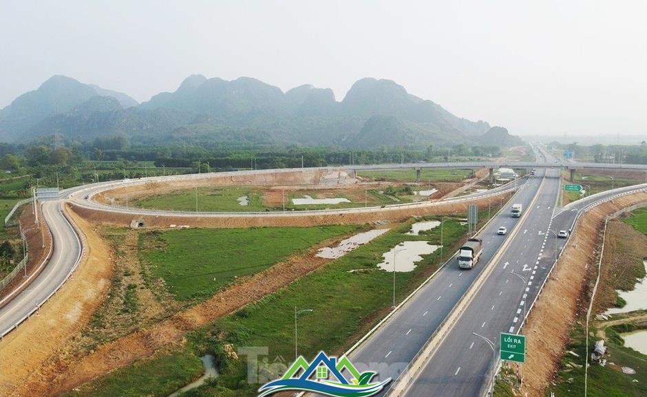 Sắp thu phí 5 tuyến cao tốc do nhà nước đầu tư Sắp thu phí 5 tuyến cao tốc do nhà nước đầu tư