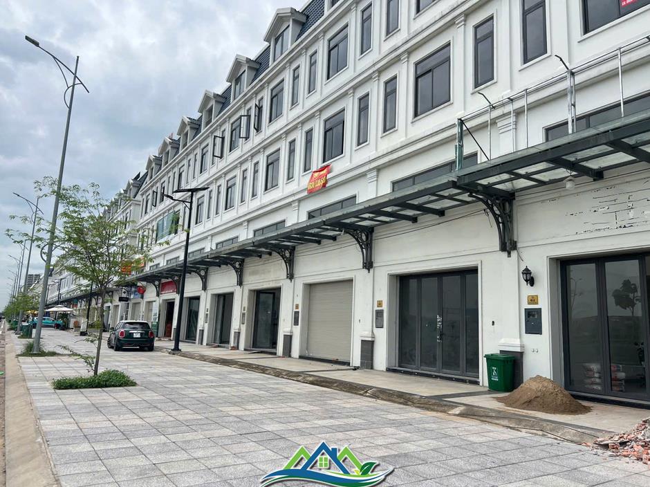 Shophouse triệu đô khu ven Tp.HCM: Chỗ hắt hiu, nơi sôi động, sự thật ít ai ngờ Shophouse triệu đô khu ven Tp.HCM: Chỗ hắt hiu, nơi sôi động, sự thật ít ai ngờ