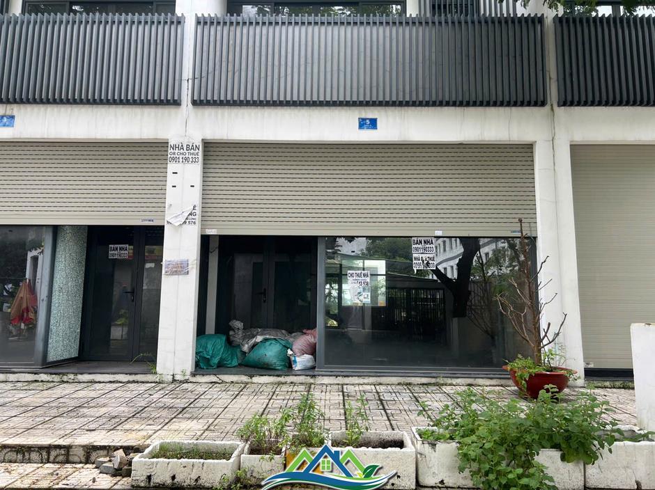 Shophouse triệu đô khu ven Tp.HCM: Chỗ hắt hiu, nơi sôi động, sự thật ít ai ngờ Shophouse triệu đô khu ven Tp.HCM: Chỗ hắt hiu, nơi sôi động, sự thật ít ai ngờ