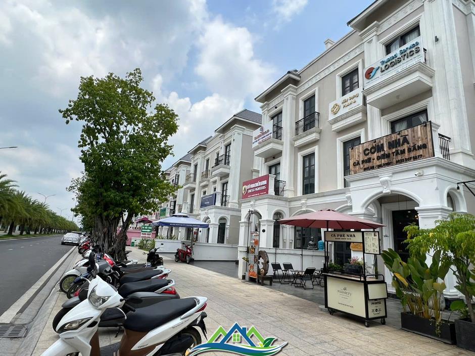 Shophouse triệu đô khu ven Tp.HCM: Chỗ hắt hiu, nơi sôi động, sự thật ít ai ngờ Shophouse triệu đô khu ven Tp.HCM: Chỗ hắt hiu, nơi sôi động, sự thật ít ai ngờ