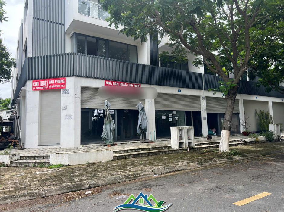 Shophouse triệu đô khu ven Tp.HCM: Chỗ hắt hiu, nơi sôi động, sự thật ít ai ngờ Shophouse triệu đô khu ven Tp.HCM: Chỗ hắt hiu, nơi sôi động, sự thật ít ai ngờ