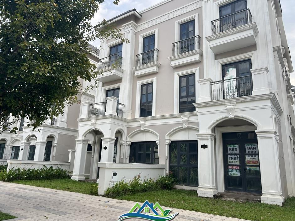 Shophouse triệu đô khu ven Tp.HCM: Chỗ hắt hiu, nơi sôi động, sự thật ít ai ngờ Shophouse triệu đô khu ven Tp.HCM: Chỗ hắt hiu, nơi sôi động, sự thật ít ai ngờ