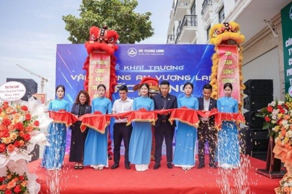 Siêu tỉnh công nghiệp dự kiến hình thành sau sáp nhập, loạt ông lớn Phú Mỹ Hưng, SunGroup, VinGroup...có động thái lạ Siêu tỉnh công nghiệp dự kiến hình thành sau sáp nhập, loạt ông lớn Phú Mỹ Hưng, SunGroup, VinGroup...có động thái lạ
