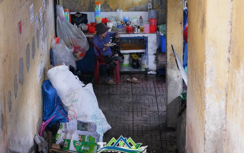 Sống bất an trong chung cư ở TPHCM: 'Nghe tiếng động mạnh là sợ trần rơi'