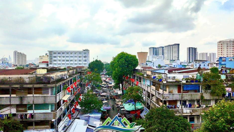 Sống bất an trong chung cư ở TPHCM: 'Nghe tiếng động mạnh là sợ trần rơi'