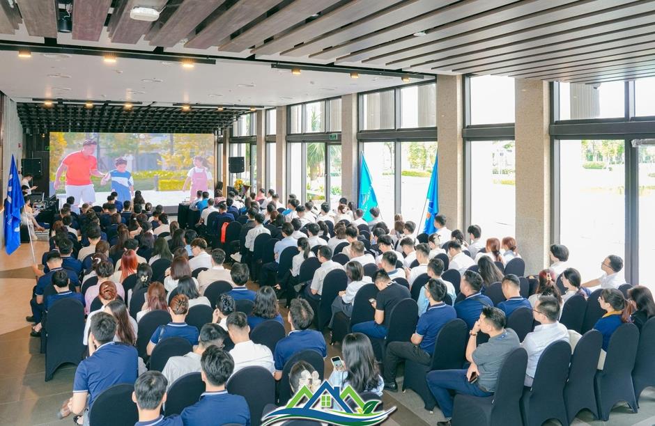 Sự kiện “Spark The Shift”: Khơi dậy cảm hứng, khai mở cơ hội tại Anlac Green Symphony Sự kiện “Spark The Shift”: Khơi dậy cảm hứng, khai mở cơ hội tại Anlac Green Symphony
