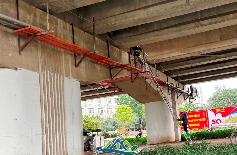 Sửa chữa gấp các gối trụ cầu Vành đai 3 trên cao bị xô lệch