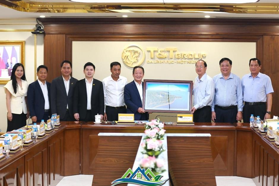 T&T Group của Bầu Hiển đề xuất nghiên cứu đầu tư loạt dự án lớn tại Cà Mau T&T Group của Bầu Hiển đề xuất nghiên cứu đầu tư loạt dự án lớn tại Cà Mau