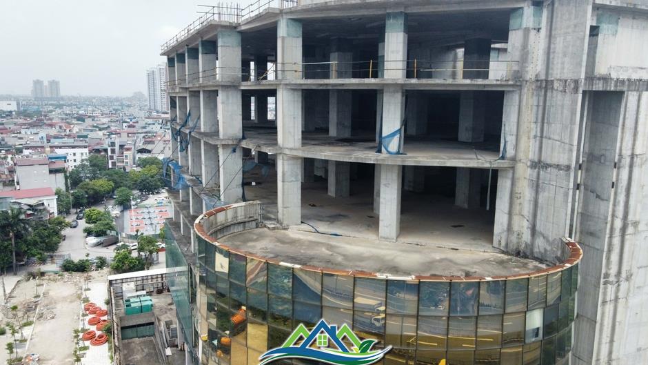 Tận thấy những tòa cao ốc 'chết yểu', bỏ hoang ở Hà Nội Tận thấy những tòa cao ốc 'chết yểu', bỏ hoang ở Hà Nội