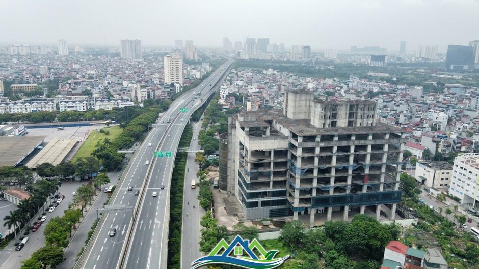 Tận thấy những tòa cao ốc 'chết yểu', bỏ hoang ở Hà Nội Tận thấy những tòa cao ốc 'chết yểu', bỏ hoang ở Hà Nội