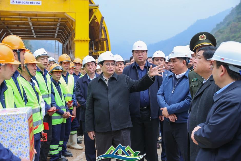 Tập đoàn Đèo Cả khẳng định cuối năm 2025 sẽ thông tuyến cao tốc Đồng Đăng - Trà Lĩnh Tập đoàn Đèo Cả khẳng định cuối năm 2025 sẽ thông tuyến cao tốc Đồng Đăng - Trà Lĩnh