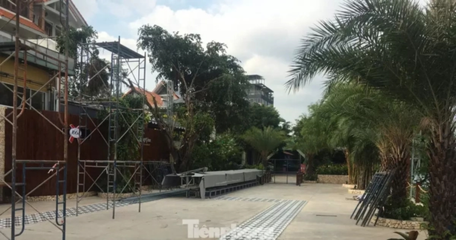 Tháo dỡ nhà hàng xây trái phép trên hành lang sông Sài Gòn