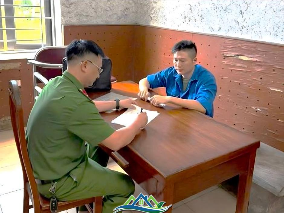 Thế chấp sổ đỏ giả, thuê xe tự lái mang đi cầm cố Thế chấp sổ đỏ giả, thuê xe tự lái mang đi cầm cố