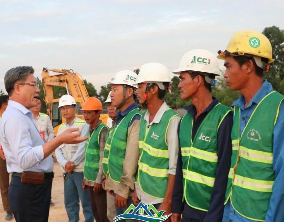 Thi công xuyên lễ trên đại công trường cao tốc Bắc Nam Thi công xuyên lễ trên đại công trường cao tốc Bắc Nam