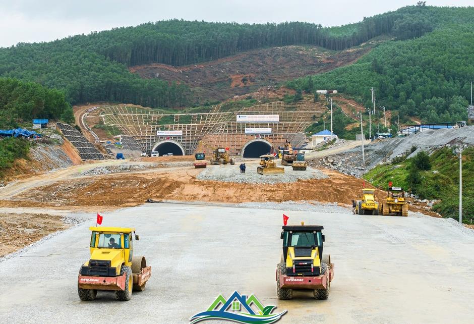 Thi công xuyên lễ trên đại công trường cao tốc Bắc Nam Thi công xuyên lễ trên đại công trường cao tốc Bắc Nam