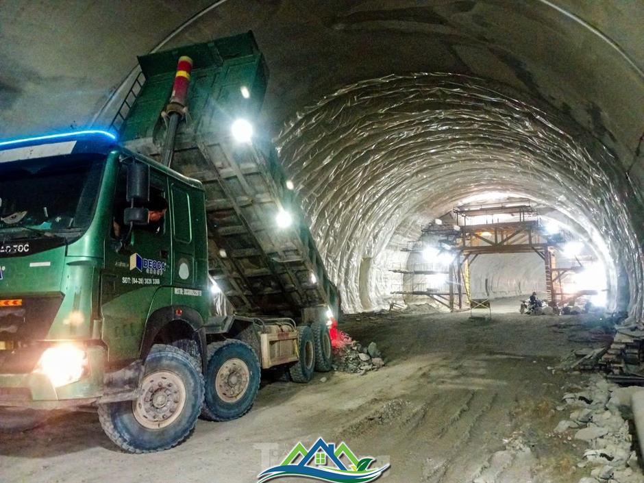 Thi công xuyên lễ trên đại công trường cao tốc Bắc Nam Thi công xuyên lễ trên đại công trường cao tốc Bắc Nam