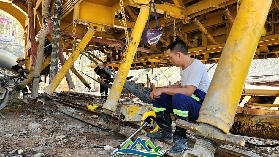 Thi công xuyên lễ trên đại công trường cao tốc Bắc Nam Thi công xuyên lễ trên đại công trường cao tốc Bắc Nam