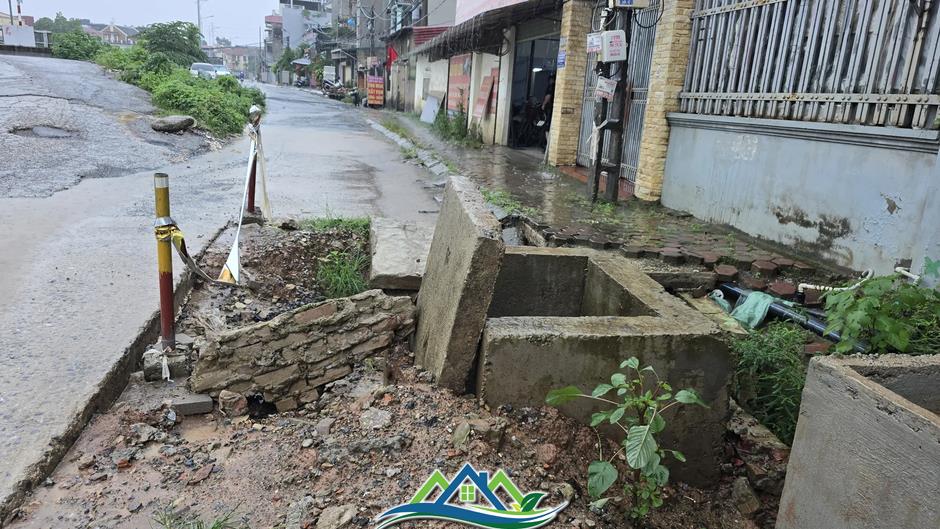 Thiết kế nền đường mới cao hơn gần 1m, cả trăm hộ dân bất an Thiết kế nền đường mới cao hơn gần 1m, cả trăm hộ dân bất an