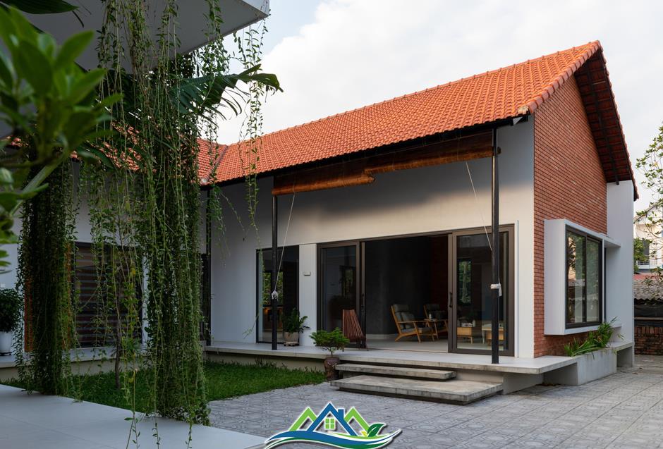 Thiết kế nhà cấp 4 hiện đại vẫn giữ được vườn và ao phía trước Thiết kế nhà cấp 4 hiện đại vẫn giữ được vườn và ao phía trước