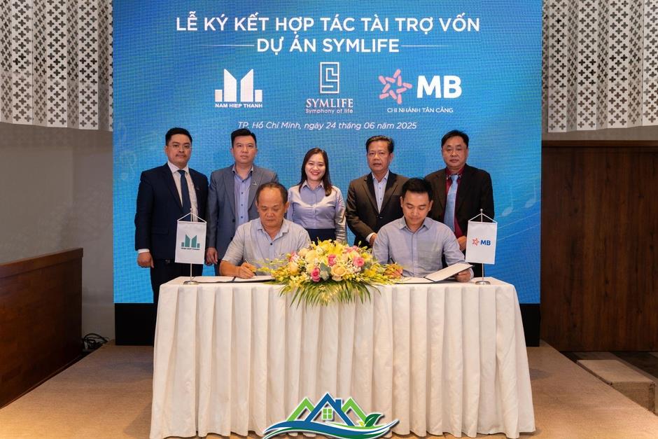 Thu hút gần 20 đơn vị phân phối, Symlife khẳng định sức hút tại Đông Bắc TP.HCM Thu hút gần 20 đơn vị phân phối, Symlife khẳng định sức hút tại Đông Bắc TP.HCM
