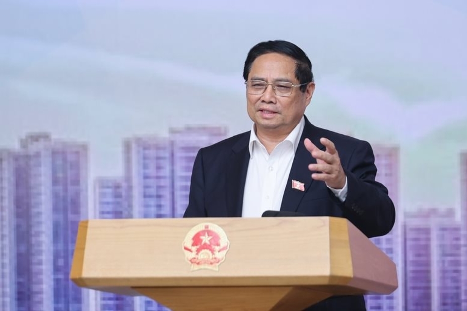 Thủ tướng chỉ đạo xử lý ngay các phần tử thao túng, lũng đoạn thị trường bất động sản, không để người dân bị lừa đảo Thủ tướng chỉ đạo xử lý ngay các phần tử thao túng, lũng đoạn thị trường bất động sản, không để người dân bị lừa đảo