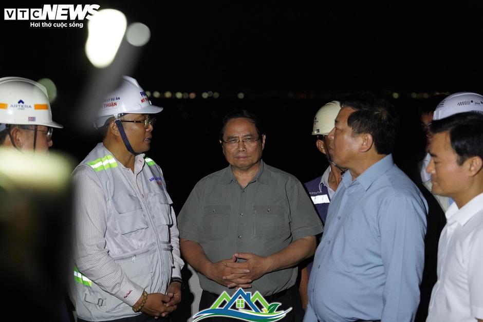 Thủ tướng kiểm tra loạt dự án trọng điểm quốc gia tại phía Nam Thủ tướng kiểm tra loạt dự án trọng điểm quốc gia tại phía Nam