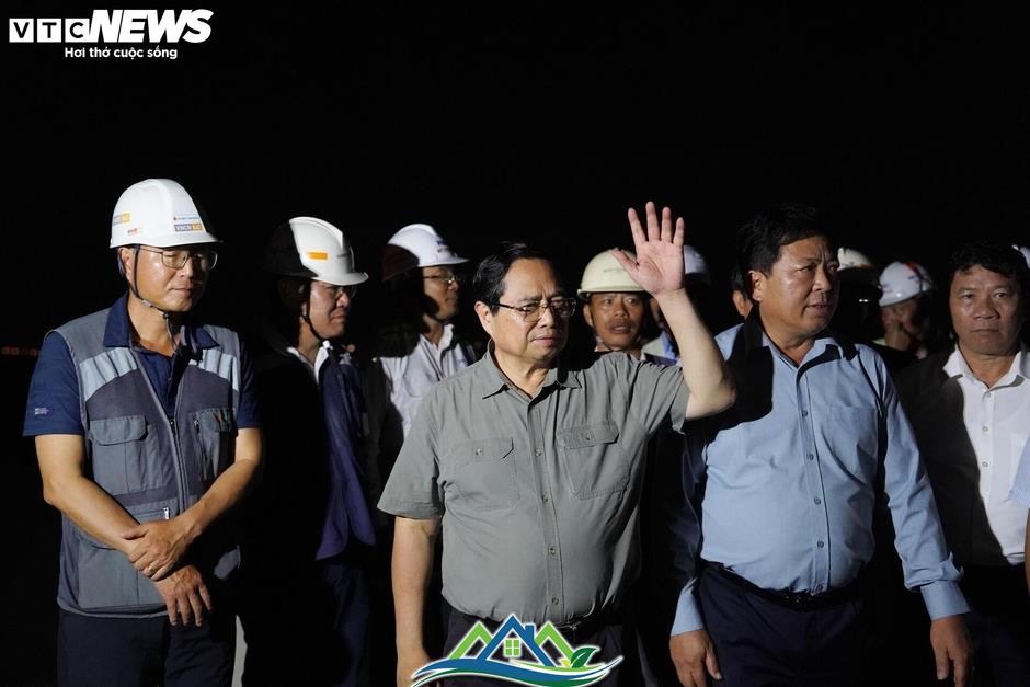 Thủ tướng kiểm tra loạt dự án trọng điểm quốc gia tại phía Nam Thủ tướng kiểm tra loạt dự án trọng điểm quốc gia tại phía Nam