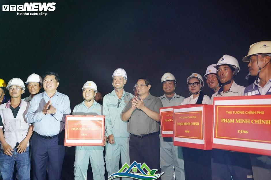 Thủ tướng kiểm tra loạt dự án trọng điểm quốc gia tại phía Nam Thủ tướng kiểm tra loạt dự án trọng điểm quốc gia tại phía Nam