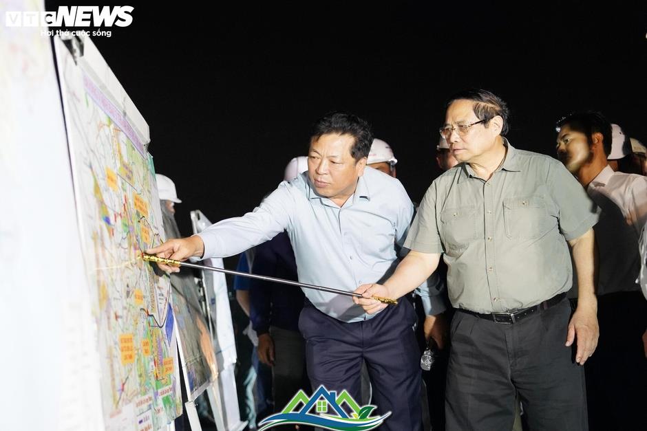 Thủ tướng kiểm tra loạt dự án trọng điểm quốc gia tại phía Nam Thủ tướng kiểm tra loạt dự án trọng điểm quốc gia tại phía Nam
