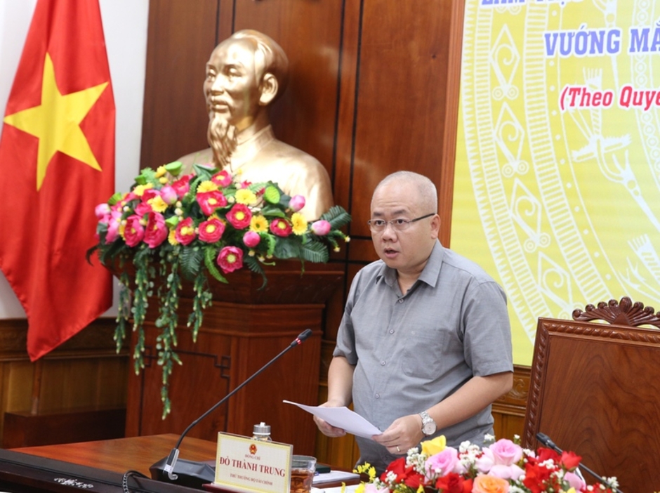 Thúc đẩy giải ngân đầu tư công: Phải tập trung tháo gỡ 'điểm nghẽn' về công tác giải phóng mặt bằng Thúc đẩy giải ngân đầu tư công: Phải tập trung tháo gỡ 'điểm nghẽn' về công tác giải phóng mặt bằng