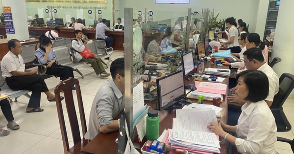 Thực hư đơn phản ánh "lạm quyền" khi cấp sổ hồng tại TP HCM