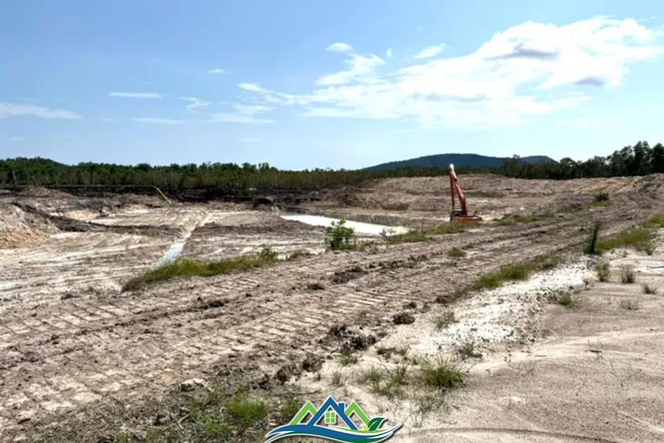Thuê 8 máy múc san lấp, lấn chiếm hơn 50.000 m2 đất công ở Phú Quốc Thuê 8 máy múc san lấp, lấn chiếm hơn 50.000 m2 đất công ở Phú Quốc