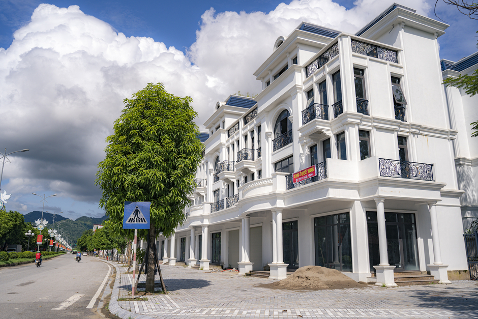 Tỉnh Tây Bắc sát vách Hà Nội, được Sun Group, Geleximco, Sudico…đổ về, đang tìm chủ đầu tư cho 3 khu đô thị lớn trị giá hơn 11.000 tỷ đồng Tỉnh Tây Bắc sát vách Hà Nội, được Sun Group, Geleximco, Sudico…đổ về, đang tìm chủ đầu tư cho 3 khu đô thị lớn trị giá hơn 11.000 tỷ đồng