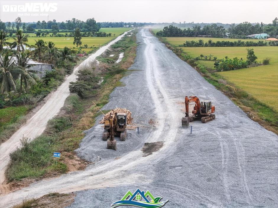 Toàn cảnh cao tốc Cần Thơ - Cà Mau sau hai năm thi công