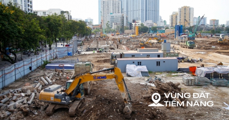 Toàn cảnh công trường dự án 17.000 tỷ của Vinhomes: Nằm cách hồ Gươm chỉ 4 km, ôm trọn hồ rộng 6 ha