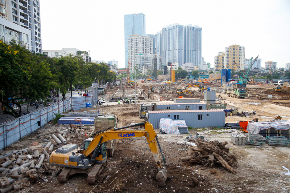 Toàn cảnh công trường dự án 17.000 tỷ của Vinhomes: Nằm cách hồ Gươm chỉ 4 km, ôm trọn hồ rộng 6 ha Toàn cảnh công trường dự án 17.000 tỷ của Vinhomes: Nằm cách hồ Gươm chỉ 4 km, ôm trọn hồ rộng 6 ha