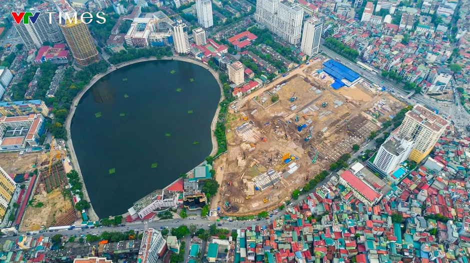 Toàn cảnh công trường dự án 17.000 tỷ của Vinhomes: Nằm cách hồ Gươm chỉ 4 km, ôm trọn hồ rộng 6 ha Toàn cảnh công trường dự án 17.000 tỷ của Vinhomes: Nằm cách hồ Gươm chỉ 4 km, ôm trọn hồ rộng 6 ha