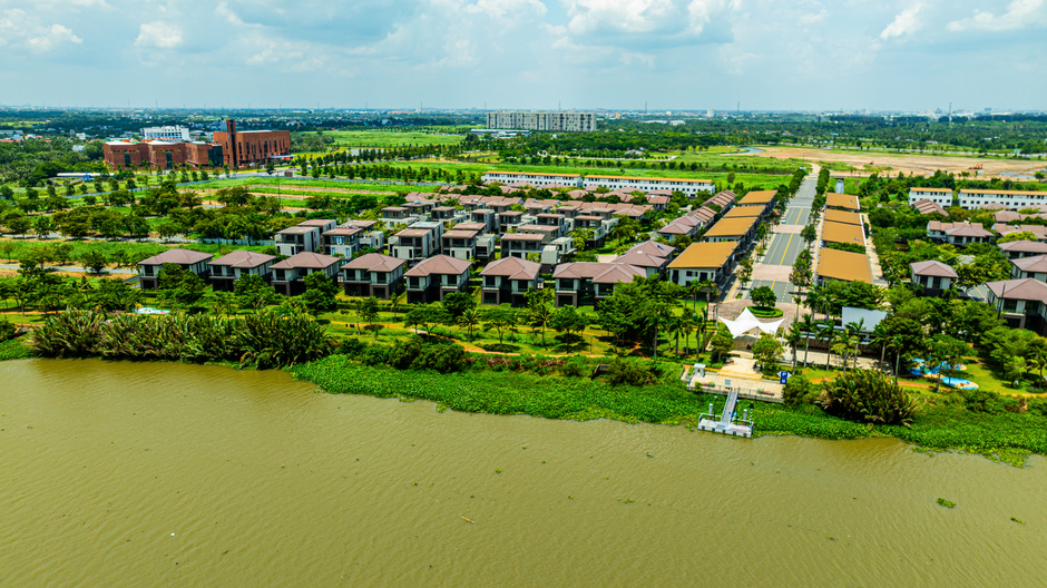 Toàn cảnh đại đô thị lớn nhất của Nam Long: 3 mặt giáp sông, tiện ích đầy đủ, giá chỉ 25 triệu đồng/m2