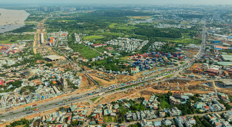 Toàn cảnh đoạn trên cao duy nhất của đường Vành đai 3: Phiến dầm dài như bể bơi liên tục được lắp đặt, sắp chạy xuyên qua đại đô thị của Vinhomes Toàn cảnh đoạn trên cao duy nhất của đường Vành đai 3: Phiến dầm dài như bể bơi liên tục được lắp đặt, sắp chạy xuyên qua đại đô thị của Vinhomes