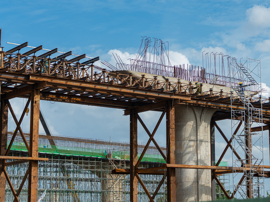 Toàn cảnh đoạn trên cao duy nhất của đường Vành đai 3: Phiến dầm dài như bể bơi liên tục được lắp đặt, sắp chạy xuyên qua đại đô thị của Vinhomes Toàn cảnh đoạn trên cao duy nhất của đường Vành đai 3: Phiến dầm dài như bể bơi liên tục được lắp đặt, sắp chạy xuyên qua đại đô thị của Vinhomes