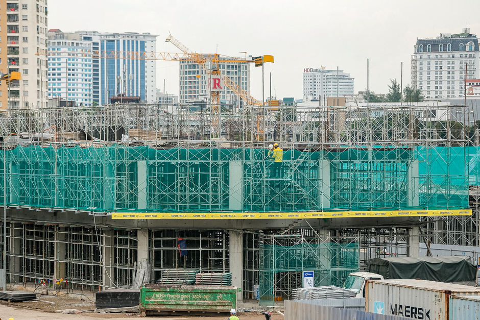 Toàn cảnh dự án hiếm hoi nằm trong vành đai 1 của Vinhomes: Giá bán thấp nhất 78 tỷ đồng/căn, số tầng hầm gần bằng tầng nổi Toàn cảnh dự án hiếm hoi nằm trong vành đai 1 của Vinhomes: Giá bán thấp nhất 78 tỷ đồng/căn, số tầng hầm gần bằng tầng nổi