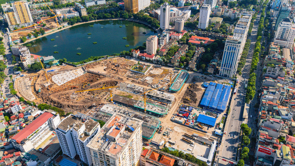 Toàn cảnh dự án hiếm hoi nằm trong vành đai 1 của Vinhomes: Giá bán thấp nhất 78 tỷ đồng/căn, số tầng hầm gần bằng tầng nổi Toàn cảnh dự án hiếm hoi nằm trong vành đai 1 của Vinhomes: Giá bán thấp nhất 78 tỷ đồng/căn, số tầng hầm gần bằng tầng nổi